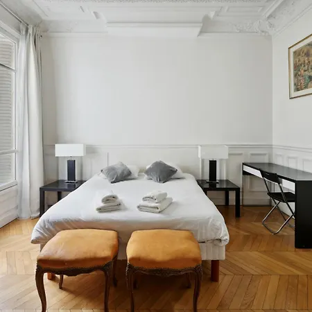 Ac Luxury 6 People At Champs Elysees By Weekome