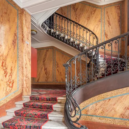 Ac Luxury 6 People At Champs Elysees By Weekome